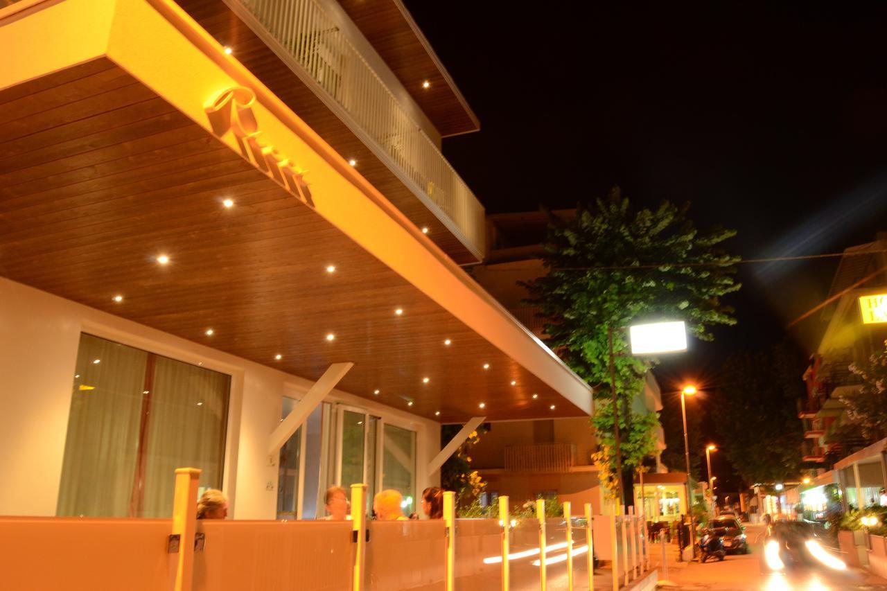 רימיני Hotel Ricci מראה חיצוני תמונה